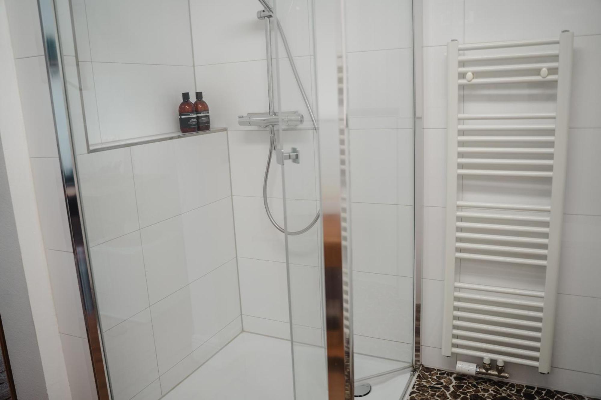 Ii Gemuetliches 1-zimmer-apartment & Eigenes Bad Ii